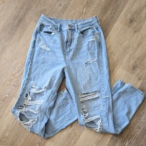 American Eagle Light Wash Distressed 90's Boyfriend Hi Rise Jeans Size 8